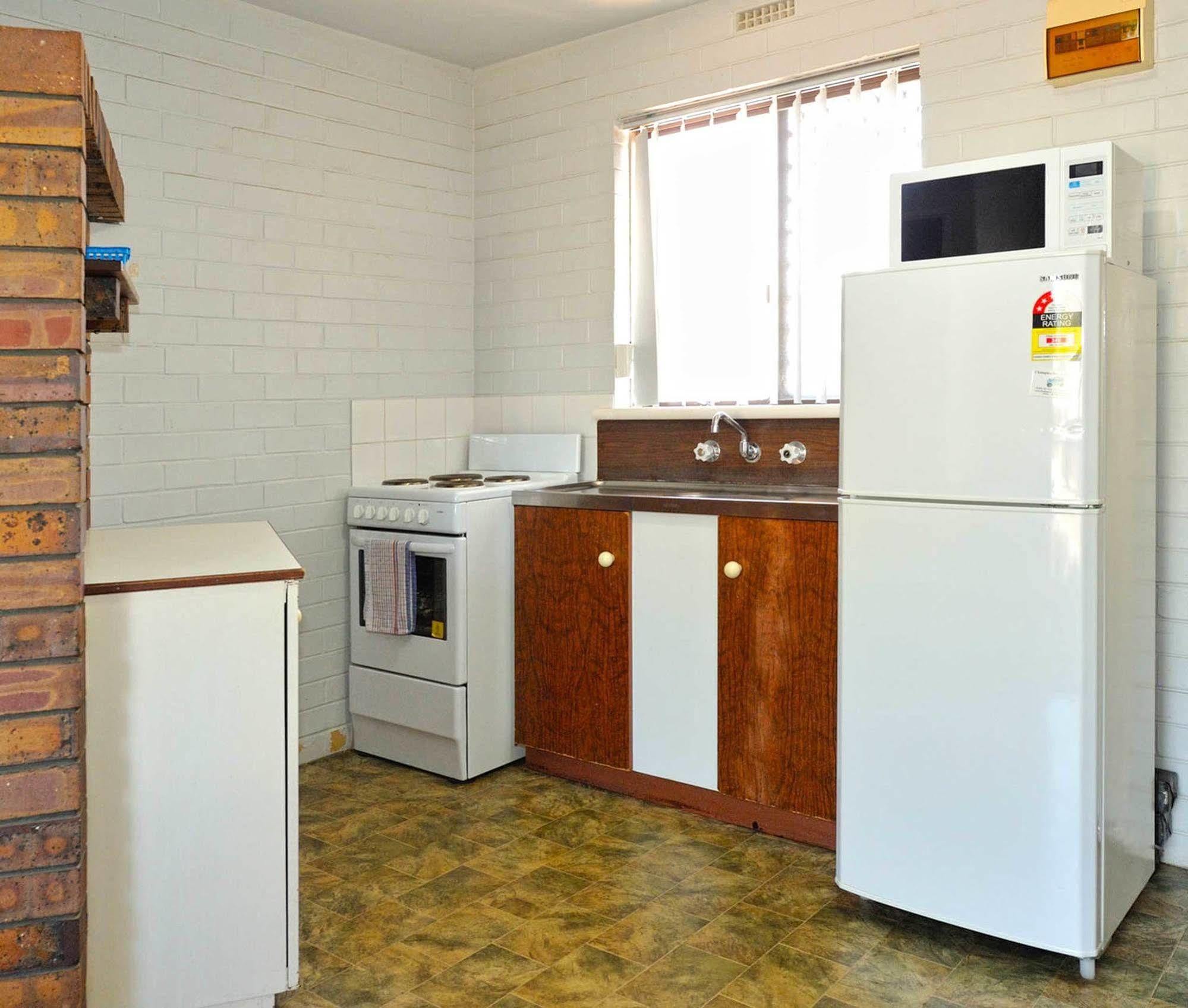 Abrolhos Reef Lodge Geraldton Bagian luar foto