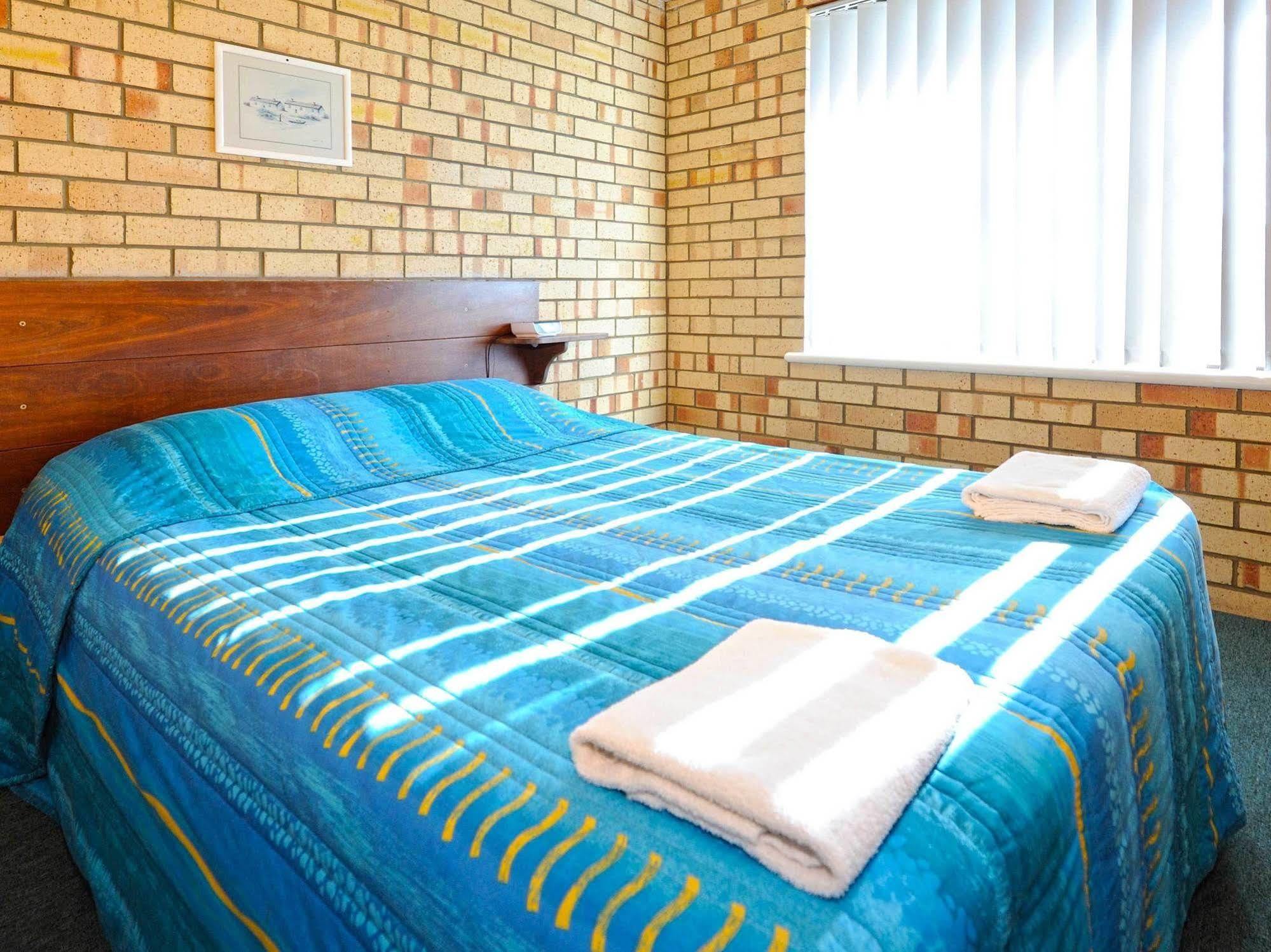 Abrolhos Reef Lodge Geraldton Bagian luar foto