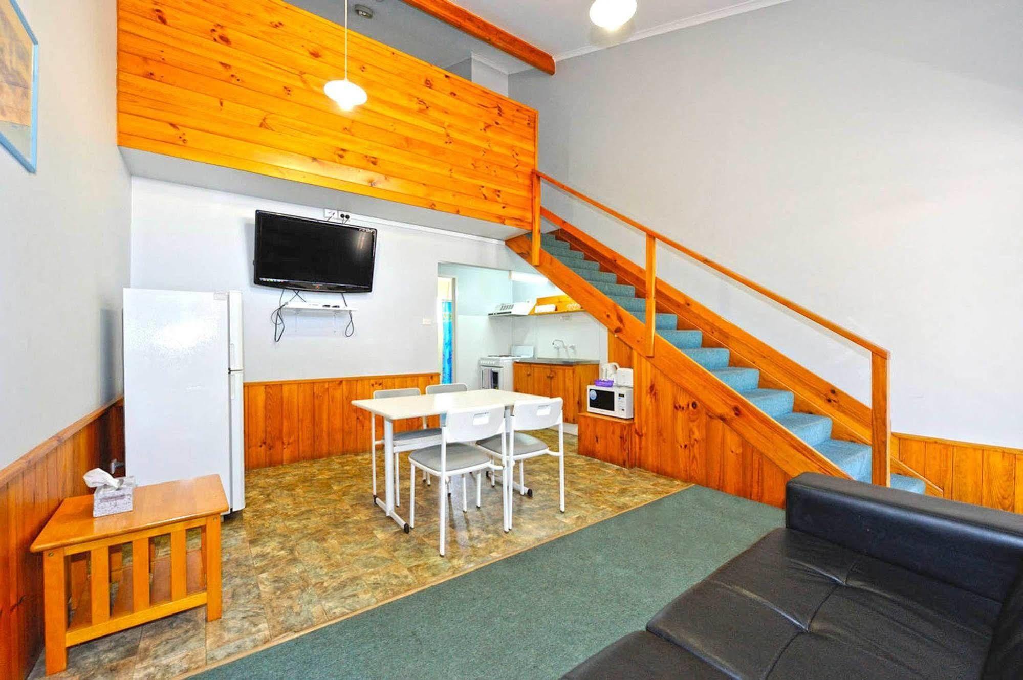 Abrolhos Reef Lodge Geraldton Bagian luar foto