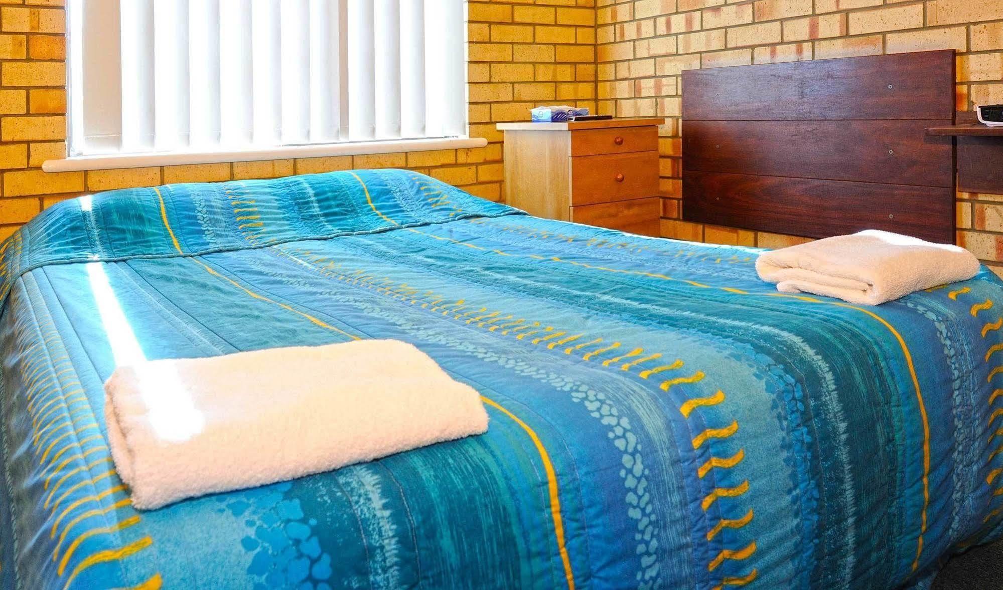 Abrolhos Reef Lodge Geraldton Bagian luar foto